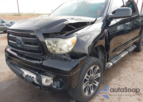 2011 Toyota Tundra Grade 5.7L V8 z USA, uszkodzony, nr VIN 5TFDW5F15BX158244